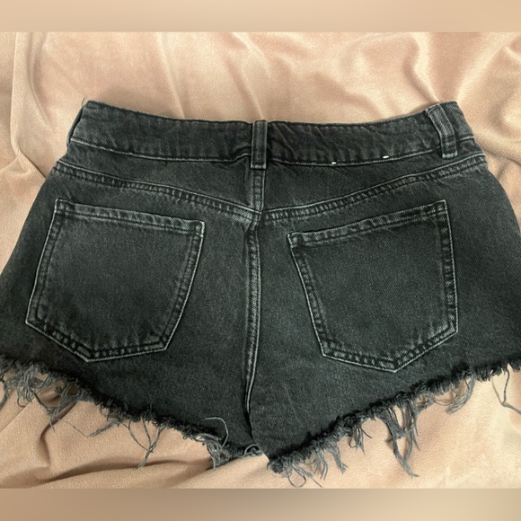 Low rise denim shorts - Picture 2 of 3